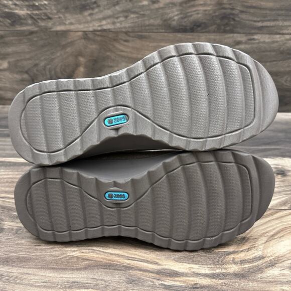 NIB Bzees Glacier 9M Zipper Comfort Ankle Boots Booties Taupe - Picture 8 of 12